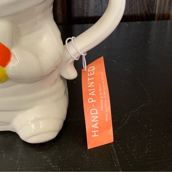 Mummy Girl Holding Candy Corn Ceramic Halloween Mug - Picture 6 of 14